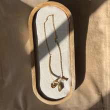 Load image into Gallery viewer, Touchstone Pendant Necklace: Pearl and 18k gold plated chain with white and cornflake pearl pendants