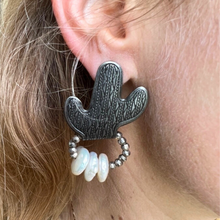 Load image into Gallery viewer, Post Earrings: Vintage cactus with pyrite stones and pearls beads
