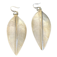 Load image into Gallery viewer, Earrings: Large engraved leaf
