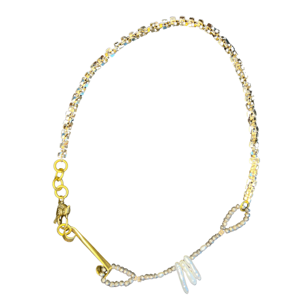 Tube chain mixed with pyrite and white pearl sticks